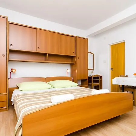 Apartment Popovic Ropa